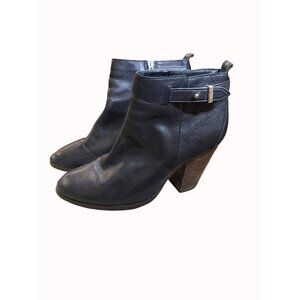 Coach New York women’s black leather heeled ankle boots shoes 9.5B SKU 5419
